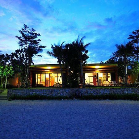 Capstone Resort Haad Chao Samran Exteriör bild